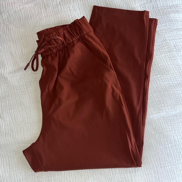 lululemon athletica Pants - Lululemon cropped pants